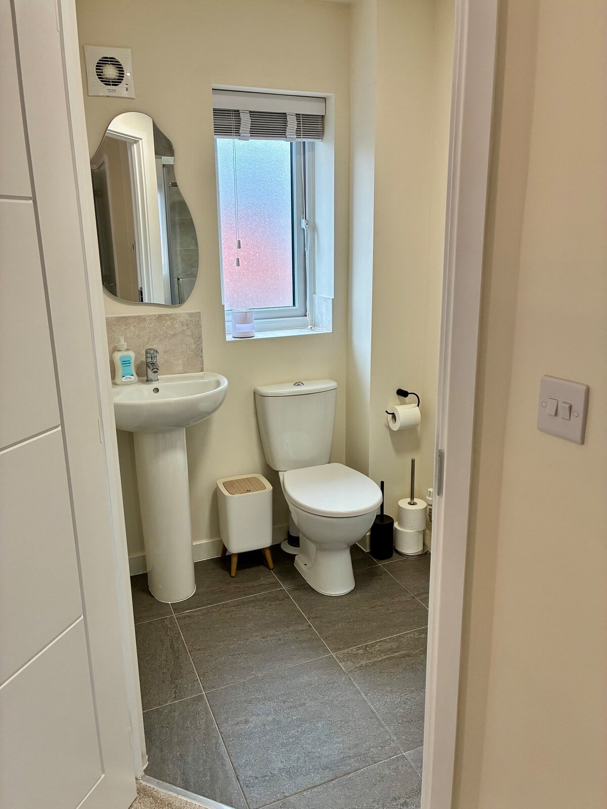 En suite shower room with basin and WC at Fairwater House
