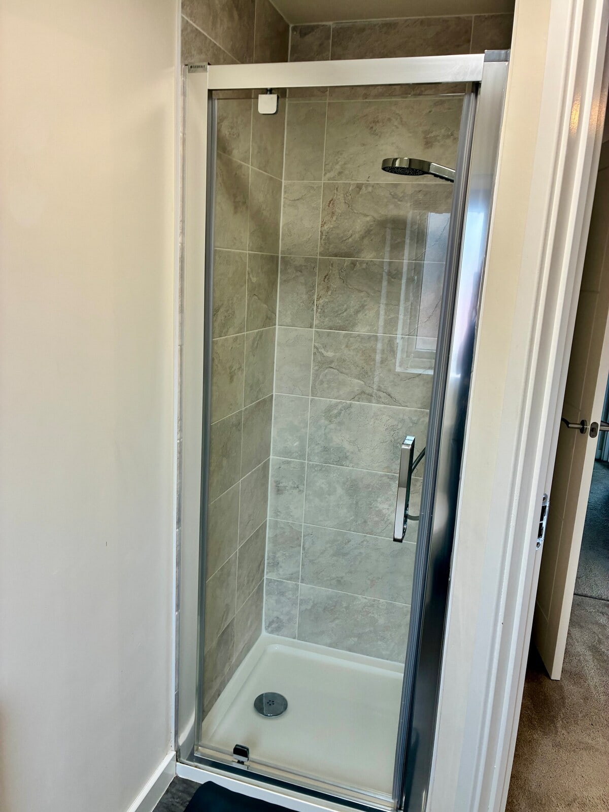 En suite shower at Fairwater House, Birkenhead