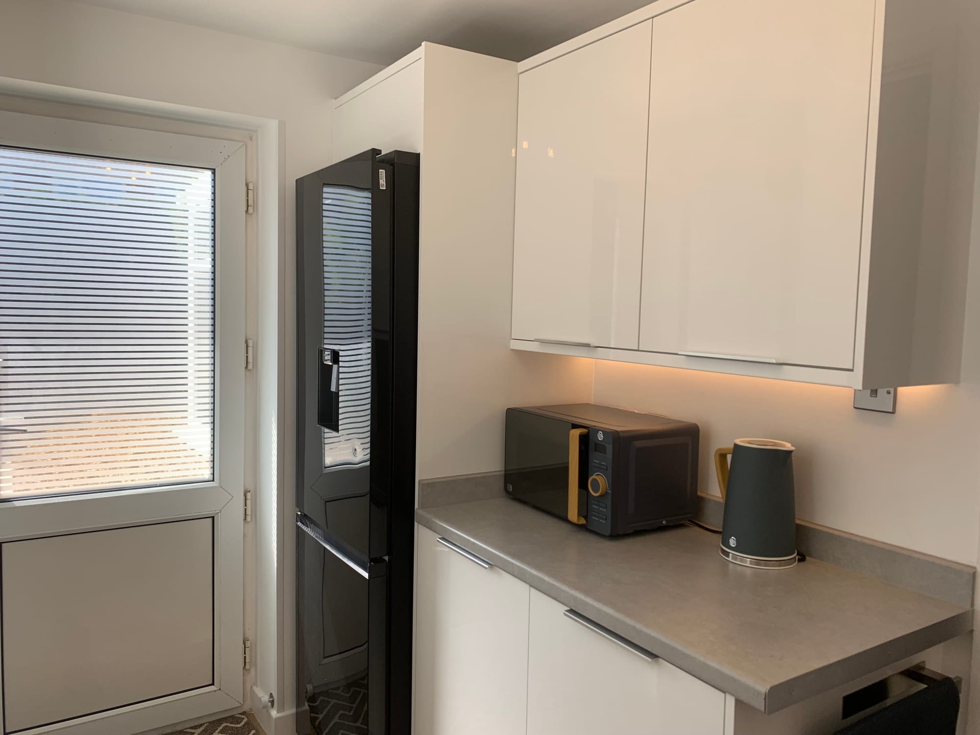 Kingfisher Nest kitchen with fridge