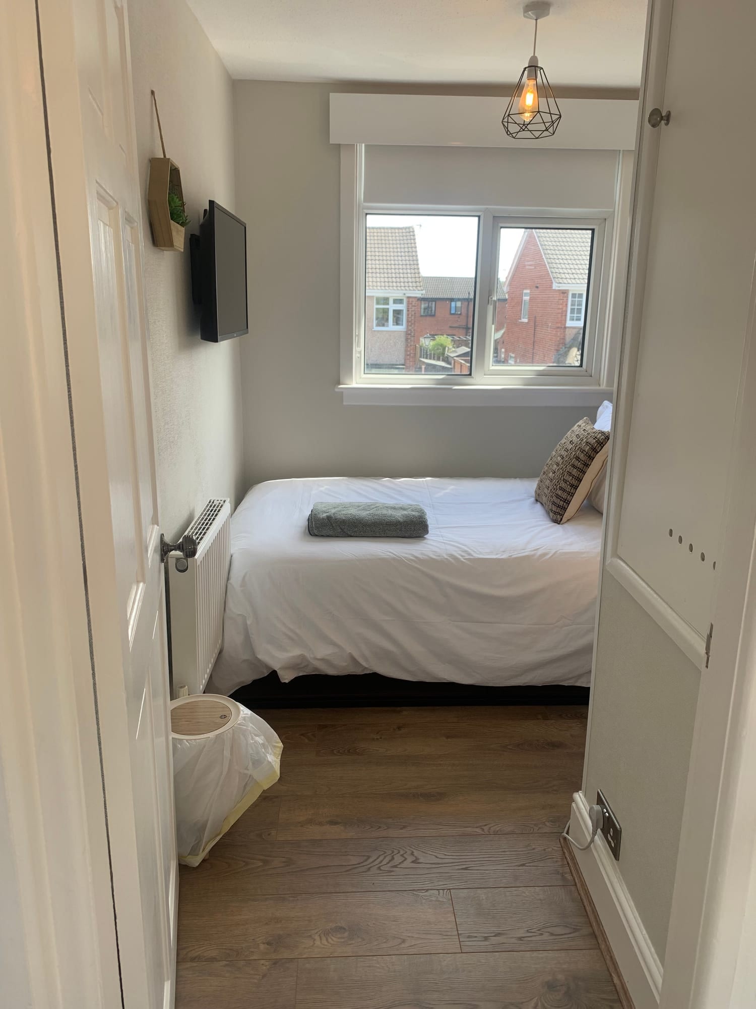 Kingfisher Nest single bedroom